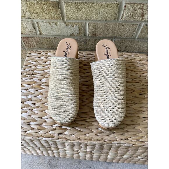 Free People Woven Cream and Tan Clogs - Picture 5 of 10